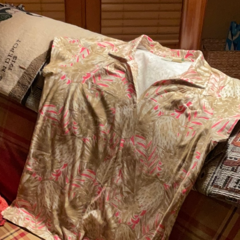 Carribbean joe bell cap sleeved shirt.